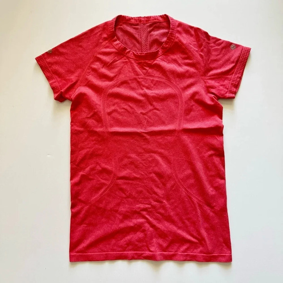 lululemon athletica Tops - Lululemon Athletica Swiftly Tech Orange Short Sleeve Top Size 8
